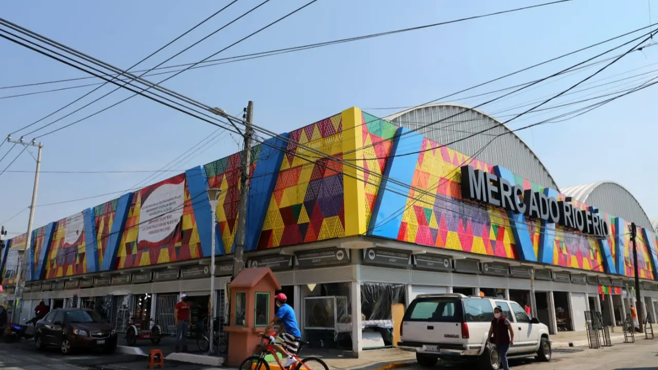 Mercado Río Frío en alcaldía Iztacalco. Foto: .cdmx.gob.mx | Canva