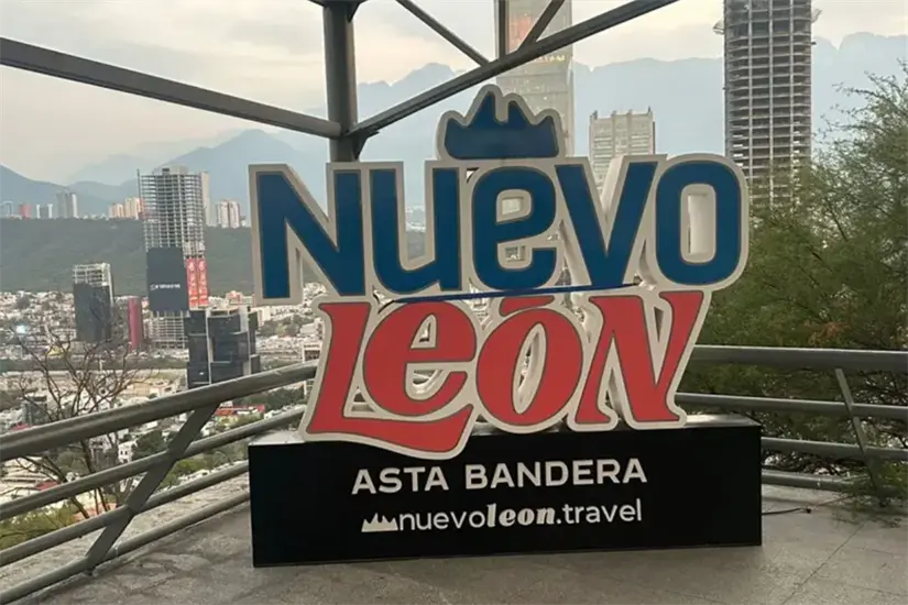 La temporada navideña es ideal para crear recuerdos especiales en Nuevo León, visitando los spots perfectos para tus fotos festivas. Foto: POSTA