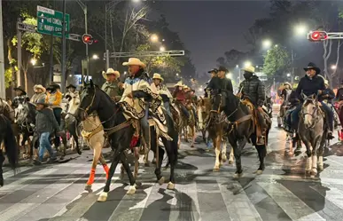 Llegan jinetes a la Basílica de Guadalupe de CDMX en su tradicional peregrinación