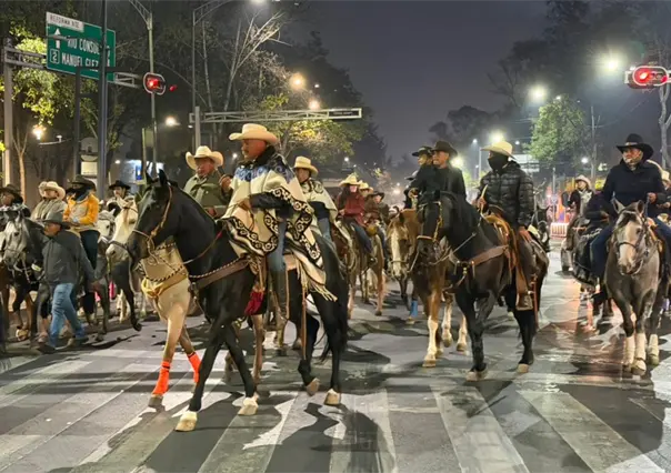 Llegan jinetes a la Basílica de Guadalupe de CDMX en su tradicional peregrinación