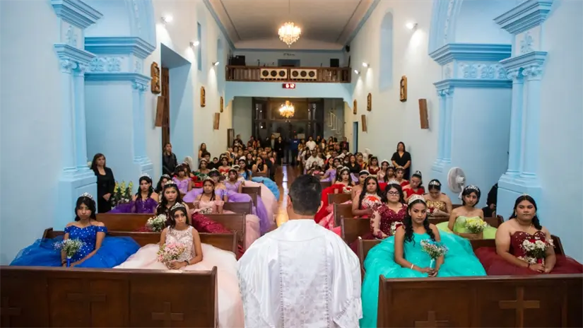 El programa Quinceaños DIFerente, es una iniciativa que busca regalar a adolescentes de la comunidad la posibilidad de vivir su fiesta soñada sin costo. Foto: Gobierno de Salinas Victoria
