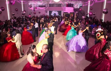 Alcalde Raúl Cantú cumple el sueño de 30 jóvenes con festejo de quinceaños gratuito