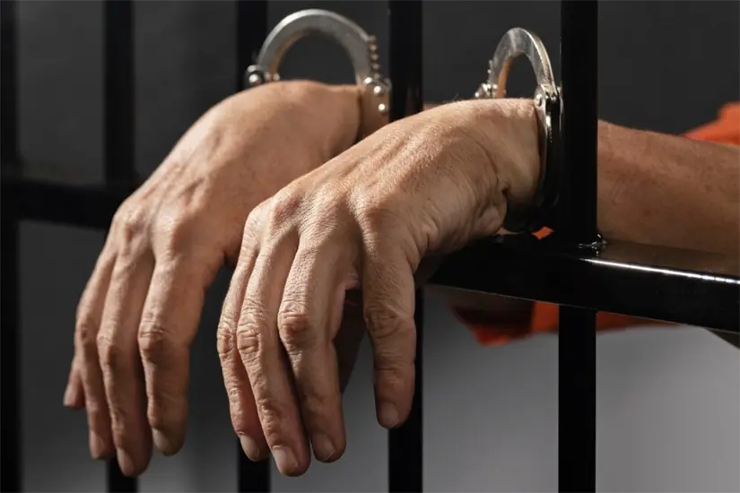 imagen recuadro Las sanciones por una falta de este tipo van desde la multa económica hasta la cárcel, de acuerdo al Código Penal Federal. Foto: Freepik