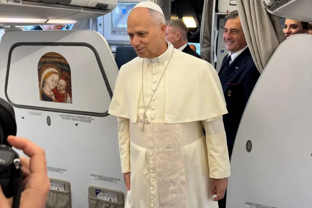 El Papa León XIV abordando su vuelo Foto: Vatican News