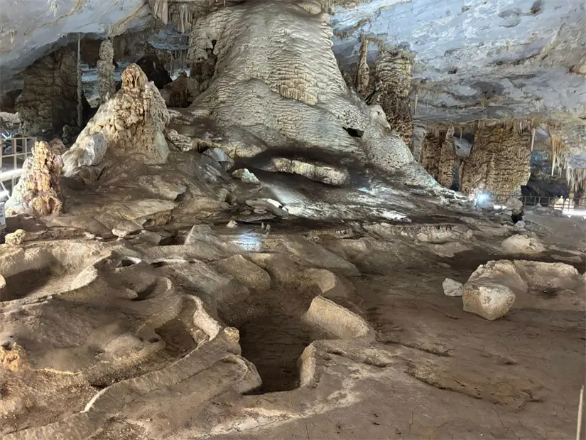 imagen recuadro El invierno en las Grutas de Bustamante se presenta como una opción ideal para disfrutar de un clima agradable y formaciones impresionantes. Foto: Vianney Carrera