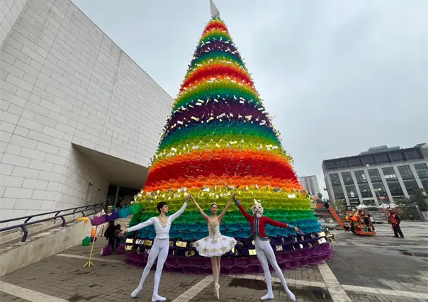 3 Museos celebrará el encendido del pino 2025 con un show especial de El Cascanueces
