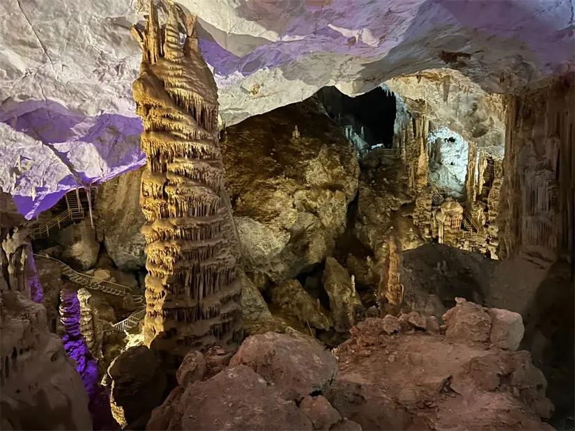 imagen recuadro Visitar Grutas de García en invierno permite a las familias explorar un lugar mágico cerca de la ciudad. Foto: Diego Ovalle