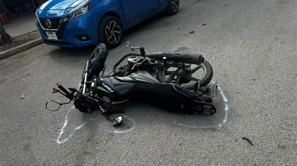 Por abrir su puerta, automovilista provoca accidente y deja una mujer lesionada en Umán