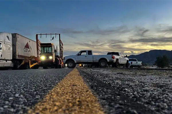 San Felipe queda incomunicado por bloqueo de agricultores; cierran caminos de terracería