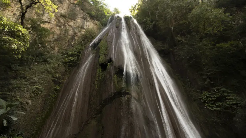 imagen recuadro Cascada Cola de Caballo en Santiago/Foto: Archivo