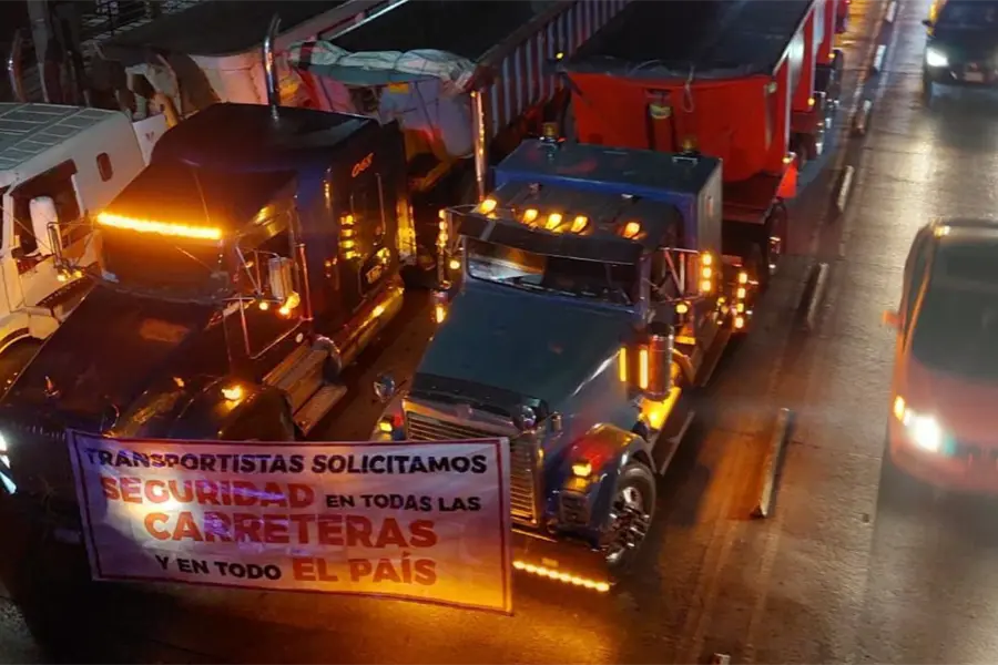 Transportistas y agricultores levantarán bloqueos tras acuerdo con Segob