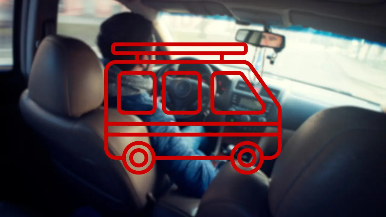 Persona manejando y dibujo de automóvil por las unidades móviles de la Secretaría de Movilidad del Estado de México | Canva Pro