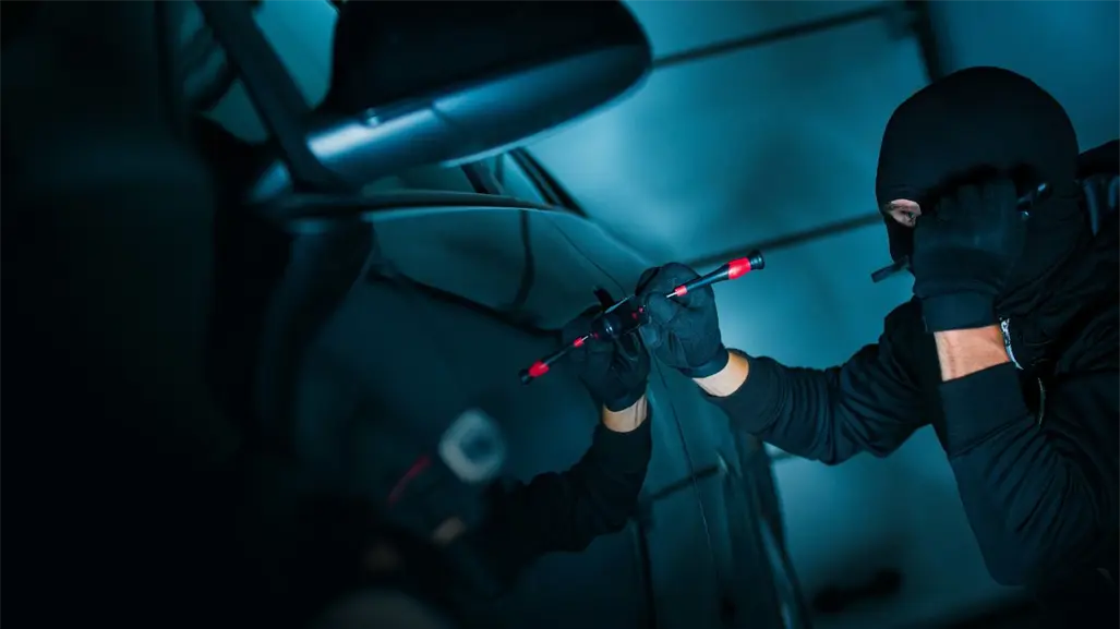 Roban auto a personal de la Fiscalía de Justicia de Nuevo León en la autopista a Reynosa