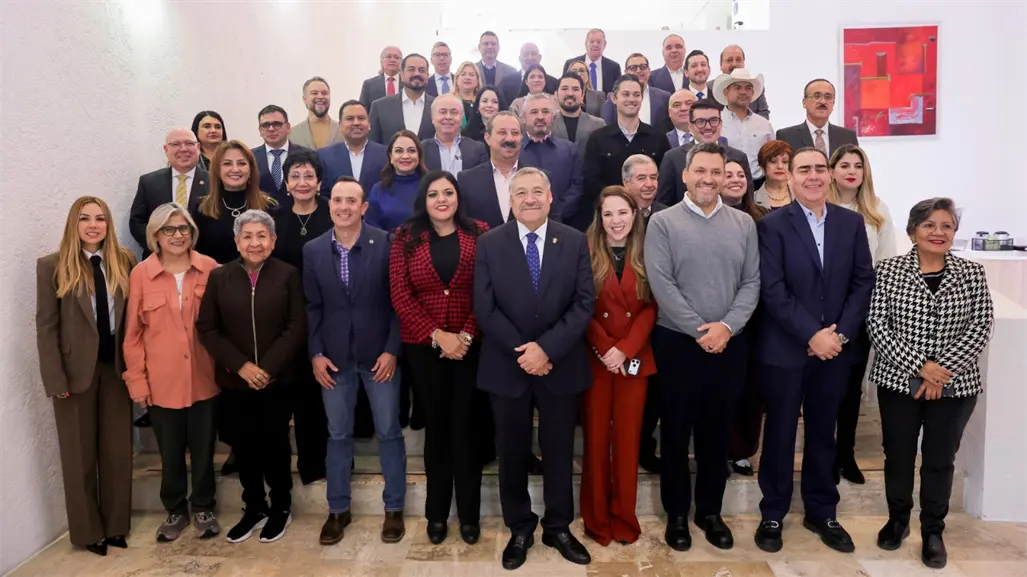 Rector de la UANL presenta a diputados nuevos proyectos educativos y de salud para 2026