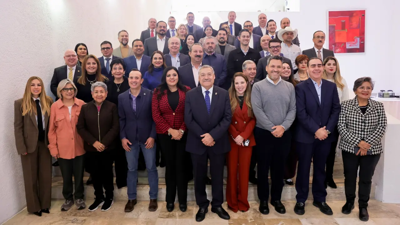 El Rector de la UANL, Santos Guzmán López sostuvo un encuentro con integrantes de la septuagésima séptima legislatura del Estado de Nuevo León, encabezados por su presidenta Itzel Castillo. Foto: UANL