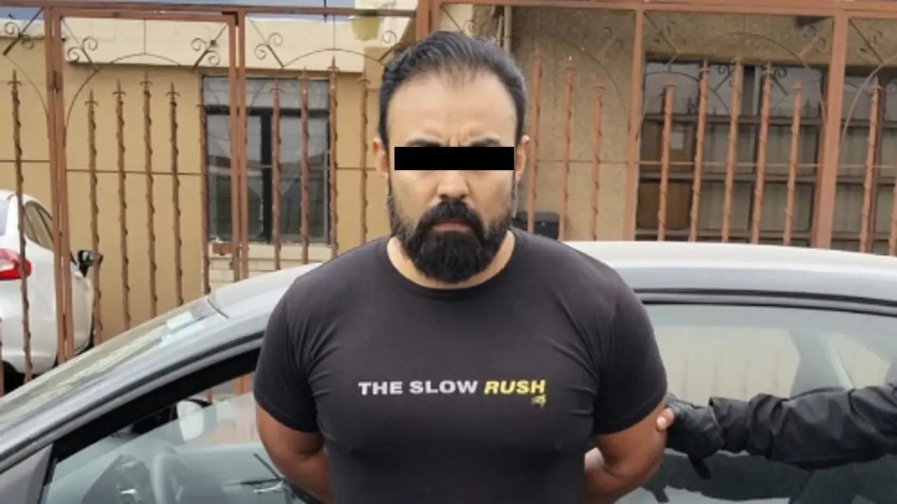 Hombre detenido por policías de Monterrey, es investigado de acoso sexual. Foto: Policía de Monterrey