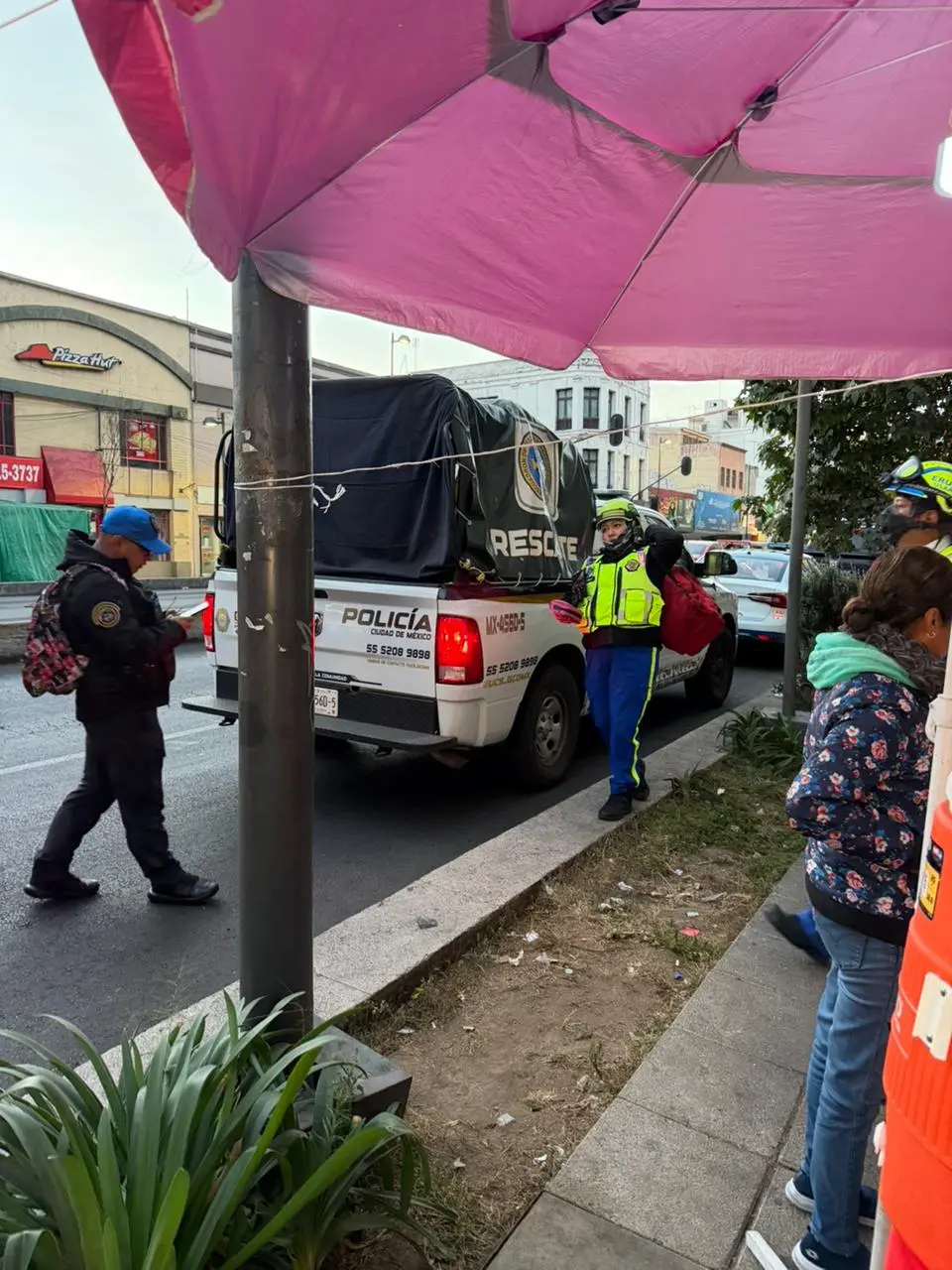 Elementos de la SSC acudió al lugar del accidente para brindar apoyo. Foto: Ramón Ramírez