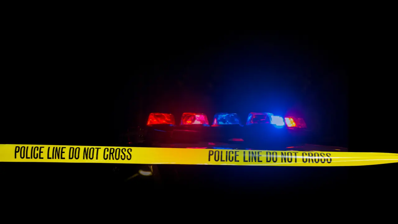 Elementos de la Policía Municipal y peritos de la Fiscalía acordonan la calle Los Cedros en San Mateo Mazoquilpan. Foto: