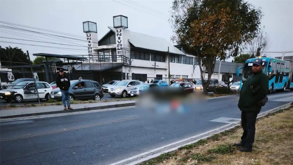 VIDEO | Muere peatón arrollado en carril confinado al Mexibús en Edomex