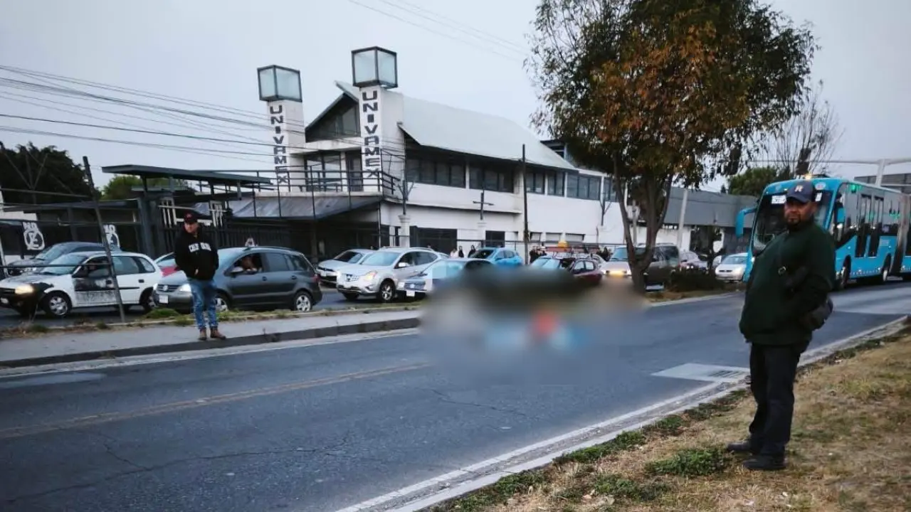 Accidente sobre el carril confinado del Mexibús en el Edomex. | Foto: Especiales