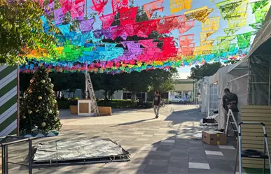 As&iacute; se prepara el Tianguis Navide&ntilde;o 2025 del Centro Hist&oacute;rico para su inauguraci&oacute;n