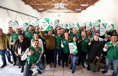 Mejora Coahuila avanza en la regularización: 127 familias de Arteaga ya tienen escritura