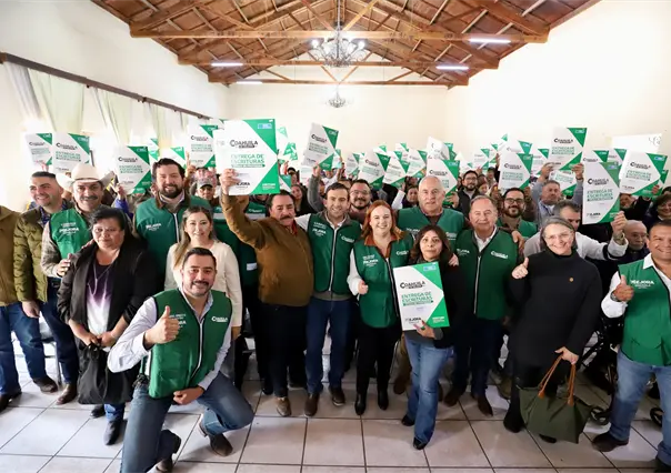 Mejora Coahuila avanza en la regularización: 127 familias de Arteaga ya tienen escritura