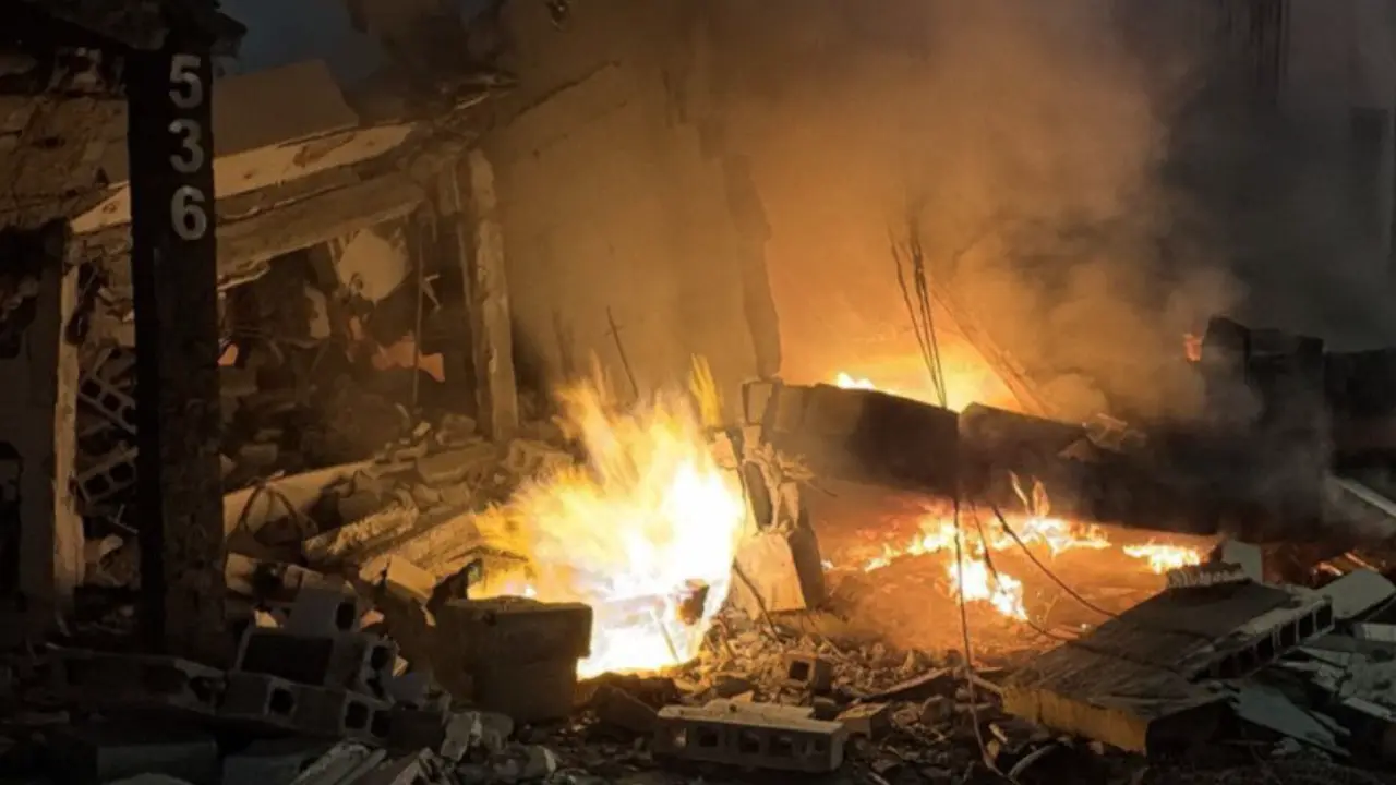 Las explosiones habrían sido provocadas por pirotecnia almacenada de forma ilegal. Foto: Protección Civil de Nuevo León.