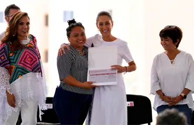 Claudia Sheinbaum entrega 225 viviendas nuevas y libera hipotecas en Playa del Carmen, Quintana Roo