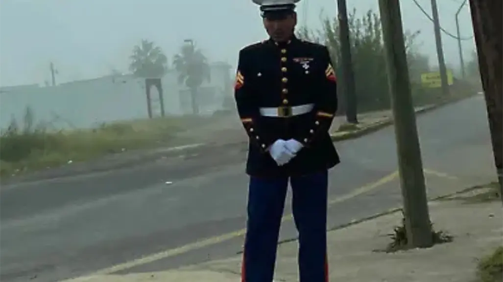 El Soldado enamorado de Nuevo Laredo cumple 61 años y reaparece en busca del amor de su vida