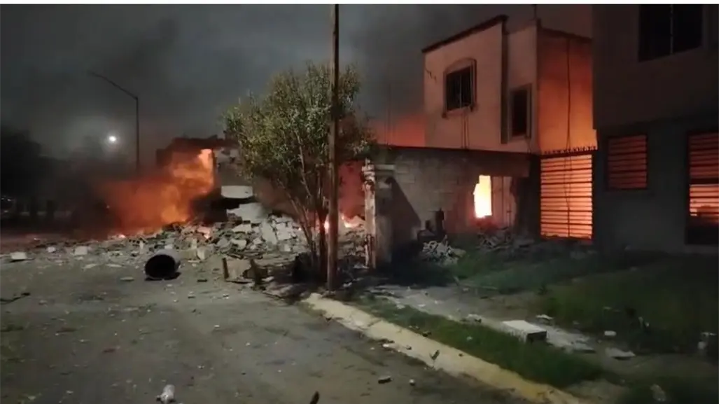 VIDEO I Se incendia casa en Pesquería, Nuevo León; reportan explosión de pirotecnia