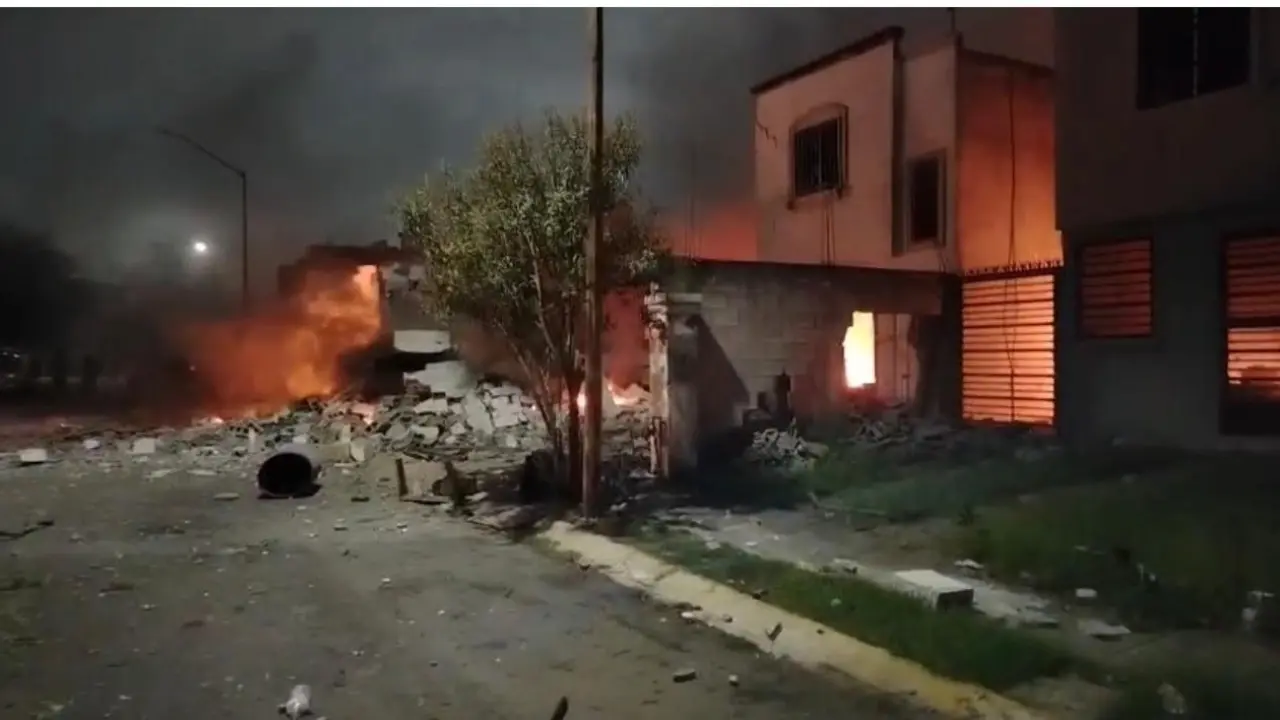 Incendio en vivienda del municipio de Pesquería. Foto: Seguridad Pública de Apodaca