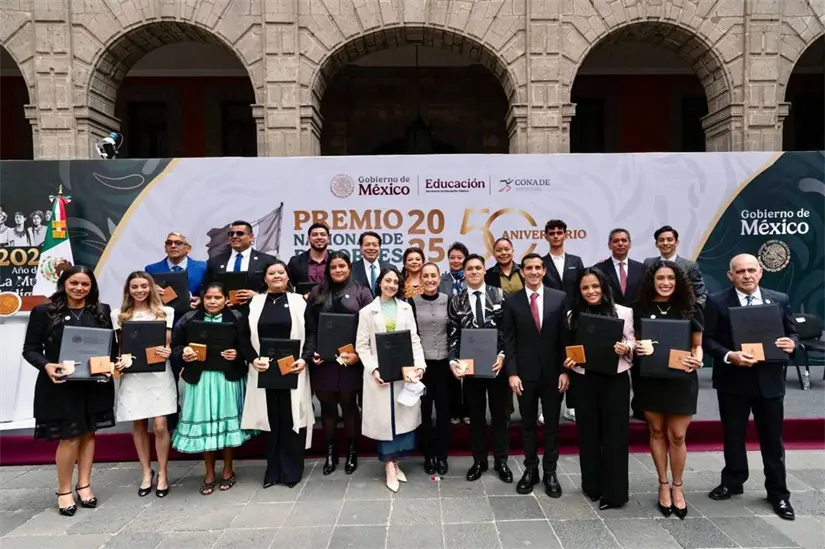 La Presidenta Claudia Sheinbaum Pardo entregó el Premio Nacional del Deporte. Foto: Gobierno de Nuevo león.