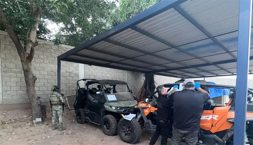 imagen recuadro Aseguramiento de varios vehículos y armas en un rancho de la zona conocida como Las Calaveras, FOTO: Facebook (Secretaría de Marina)