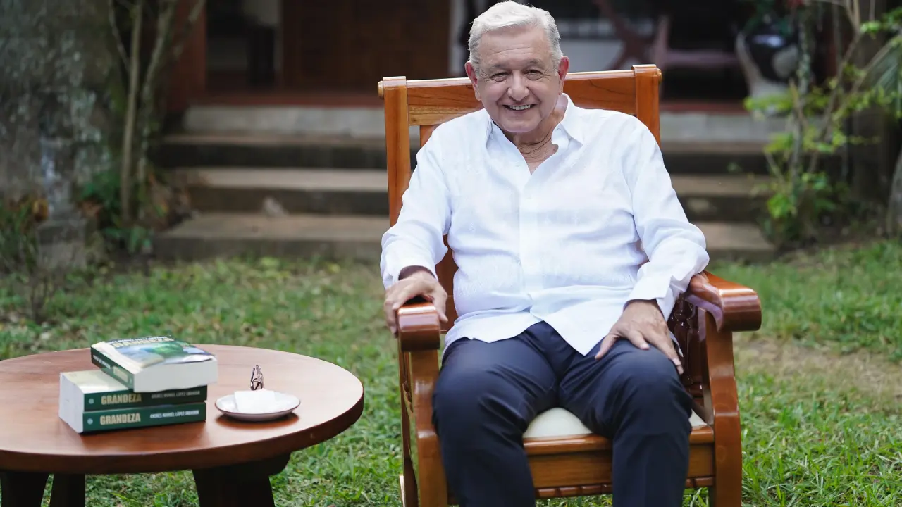 Desde la Quinta La Chingada, AMLO aseguró que su retiro es definitivo y que dedica su tiempo a la escritura y a la reflexión personal tras dejar la Presidencia de México, FOTO: X (Andrés Manue López Obrador)