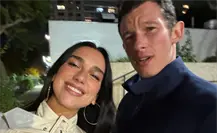 Captan a Dua Lipa y Callum Turner bailando salsa en un club de la CDMX | VIDEO