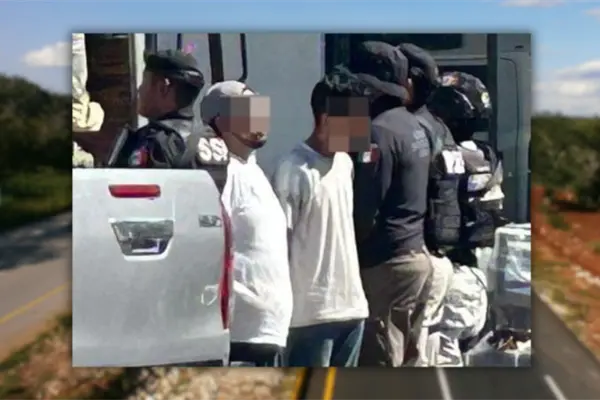 Camión con cargamento de droga es detenido en la carretera Mérida-Campeche Camión con cargamento de droga es detenido en la carretera Mérida-Campeche