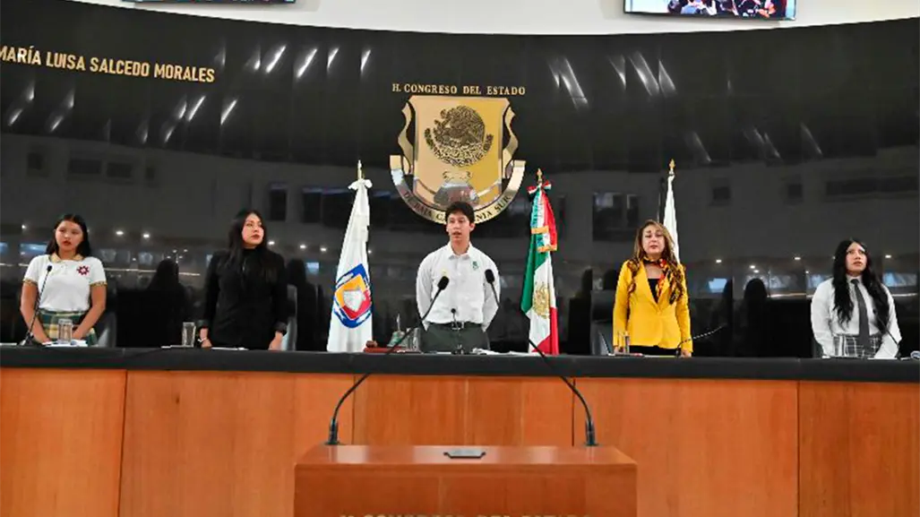 Realizan Parlamento Juvenil en BCS; piden al Gobernador más apoyo al deporte y la salud psicológica