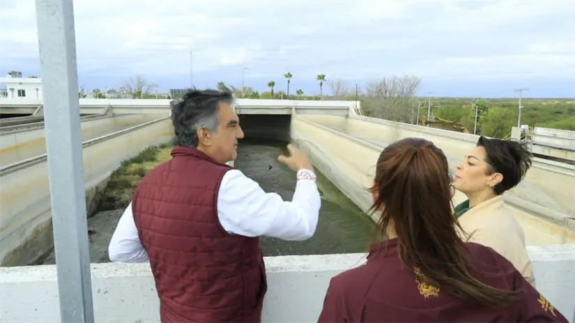 El gobernador realizó recorrido junto con funcionarios estatales y municipales | Foto: gobierno de Tamaulipas