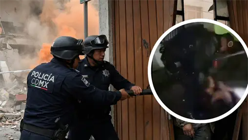 Policías derriban puerta y rescatan a hombre de explosión en Álvaro Obregón Policías derriban puerta y rescatan a hombre de explosión en Álvaro Obregón