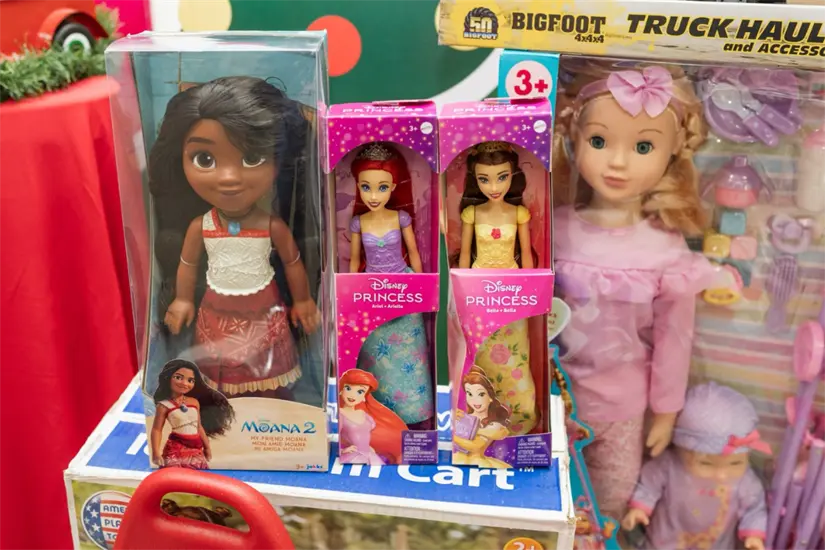 Puedes participar donando un regalo para niñas o niños | Foto: FB Anita de Granados