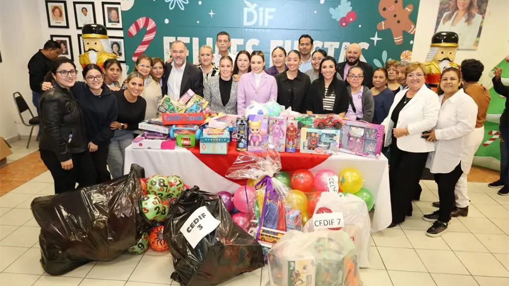 Lucy  y Lalo  Gattás invitan a ayudar a Santa en esta navidad 2025 en Victoria ¿de qué se trata?