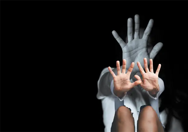 Procesan a hombre que golpeó a su pareja en Cabo San Lucas