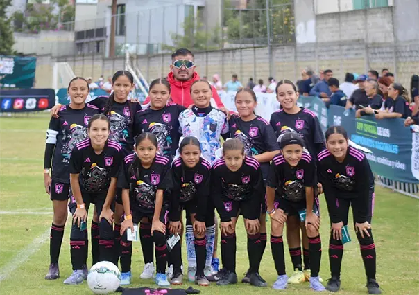 &iexcl;Campeonas nacionales! Ni&ntilde;as de Durango ganan campeonato de futbol