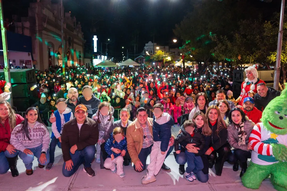 El ambiente navideño llegó oficialmente a Salinas Victoria. Foto: Gobierno de Salinas Victoria