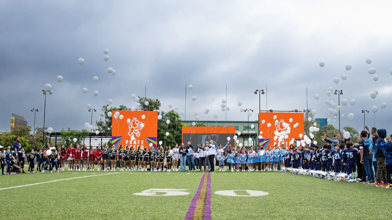 Se reunieron para brindarle un homenaje cargado de simbolismo, cariño y despedidas Foto: pagina oficial de Monterrey Football League.