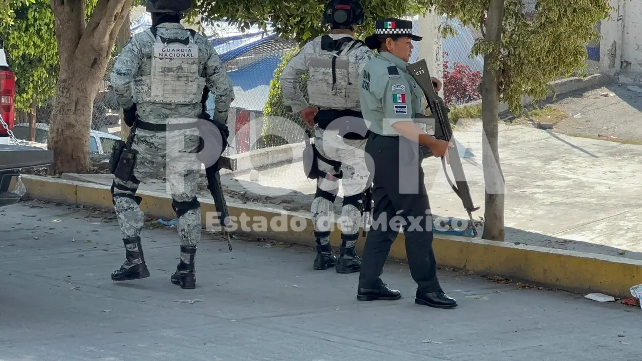 Cuerpo humano fue quemado cerca de las canchas de futbol en Edomex. | Foto: Juan Manuel López