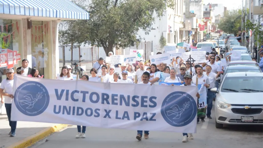 Grupo de victorenses marchan por la paz