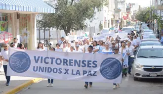 Grupo de victorenses marchan por la paz