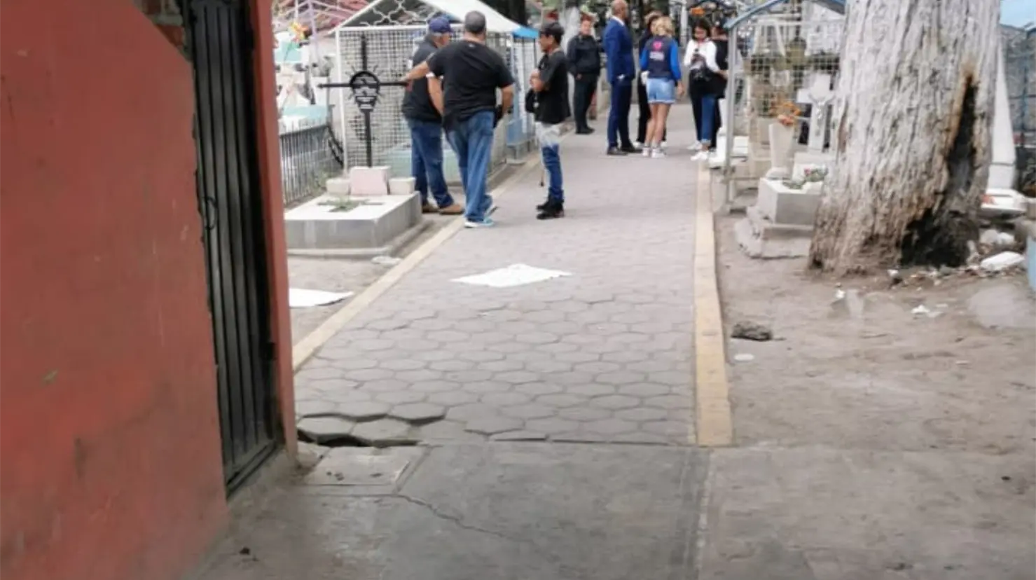 Hallan sin vida a mujer en el Panteón de Cuautepec. Foto: Luis Antonio Alfaro